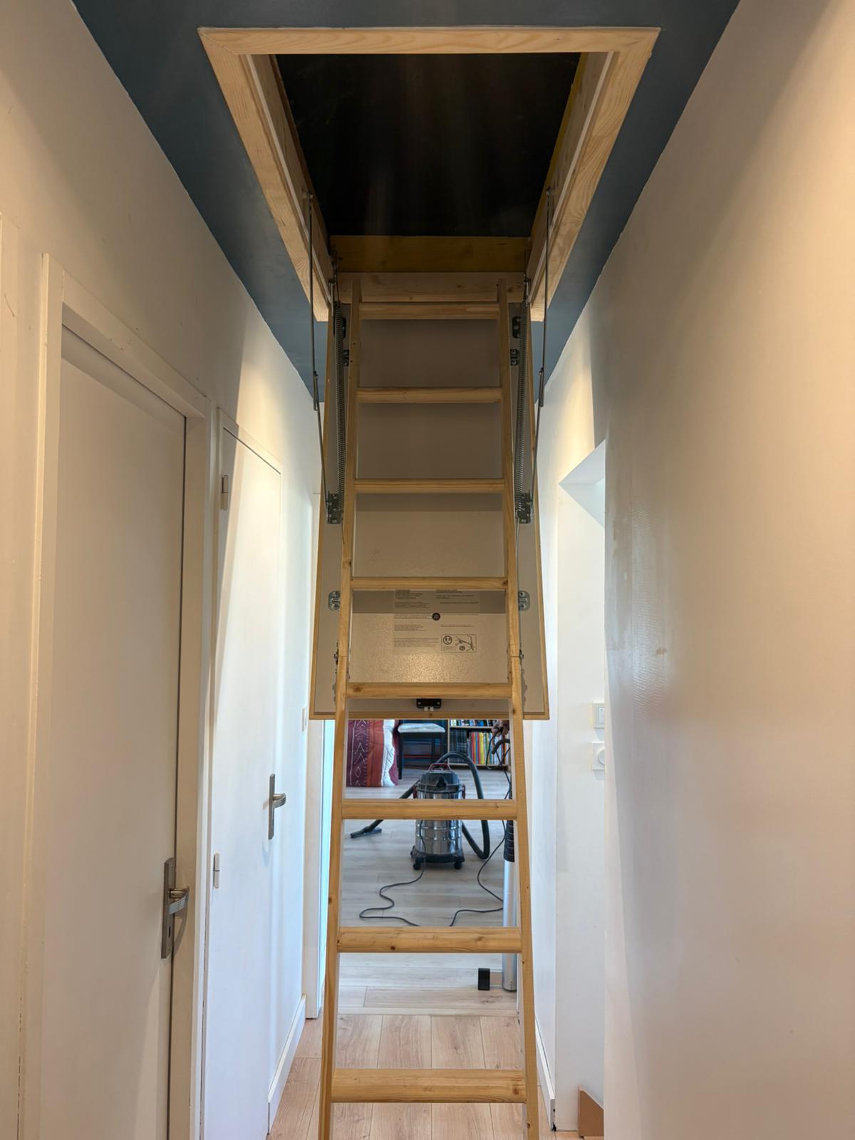 pose-escalier-escamotable-1 Pose escalier escamotable à Angers