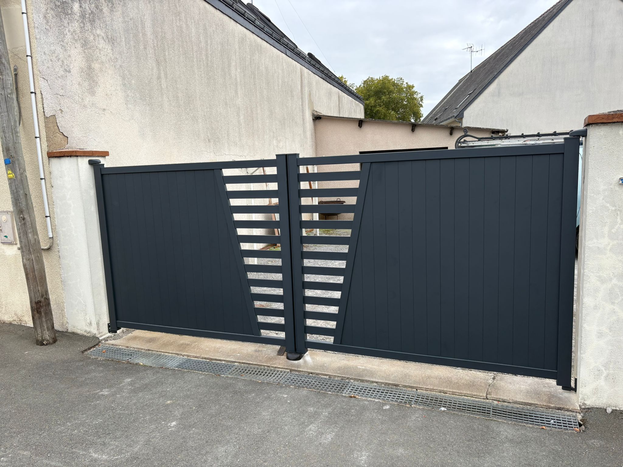 Pose portail - Portail gris anthracite